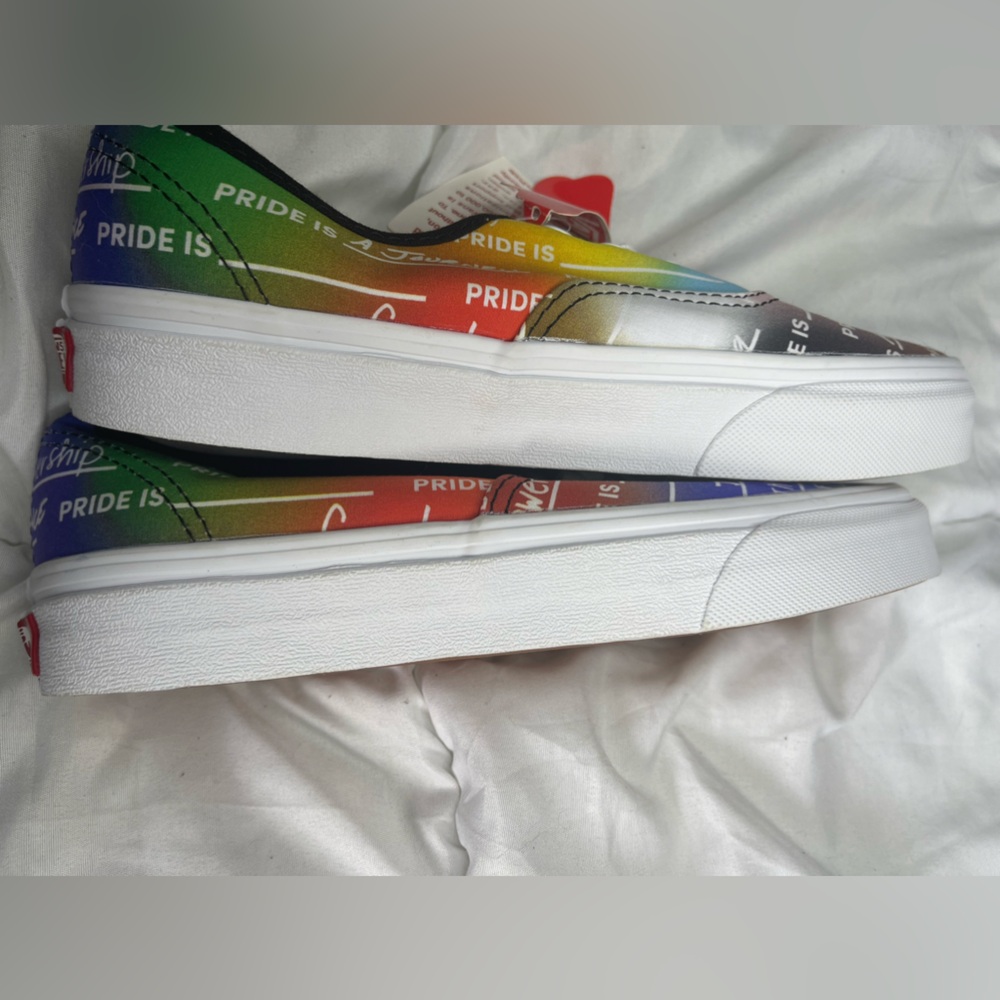 NWT Vans unisex Pride Authentic tie dye sneakers. Size 5.5 - Picture 7 of 10